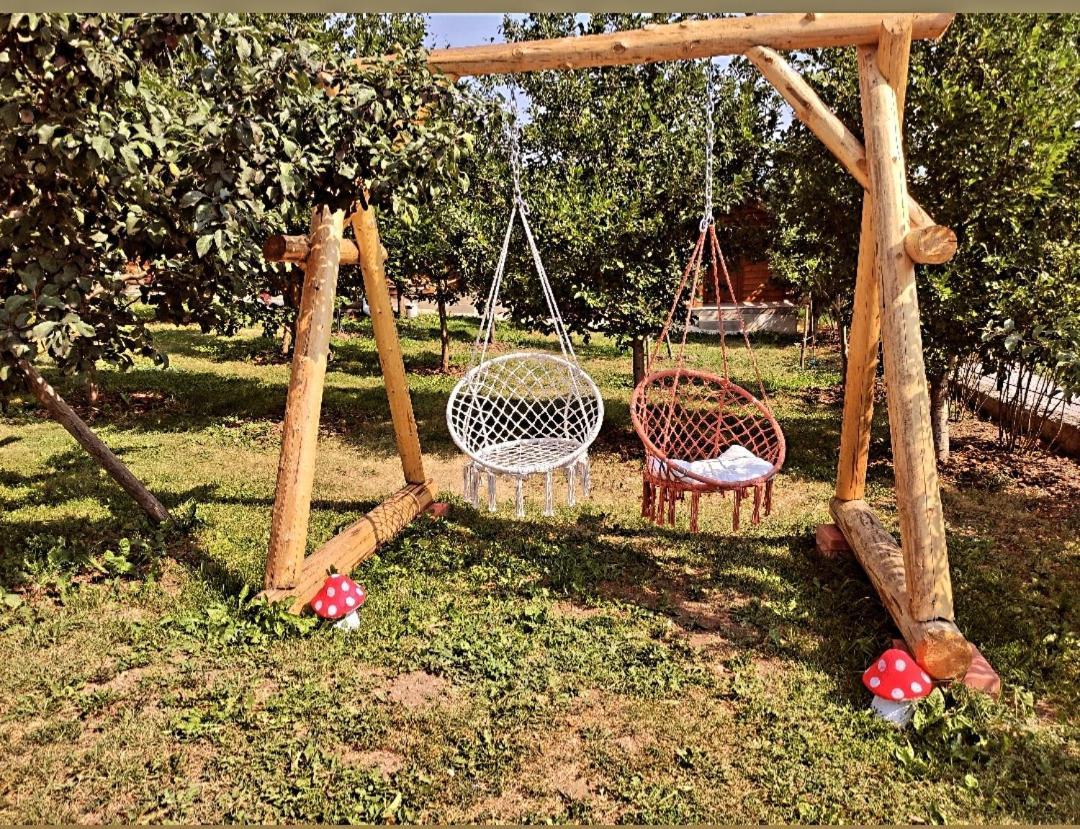 Holiday Bungalows & Food Plav Kültér fotó