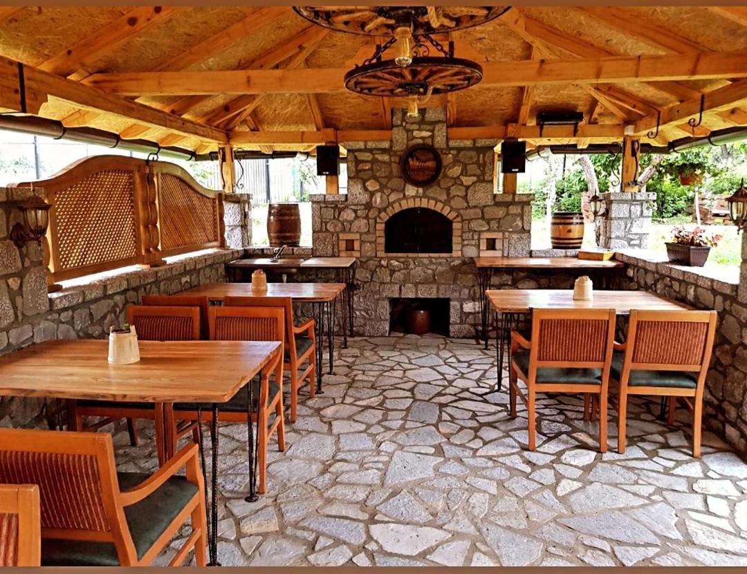 Holiday Bungalows & Food Plav Kültér fotó