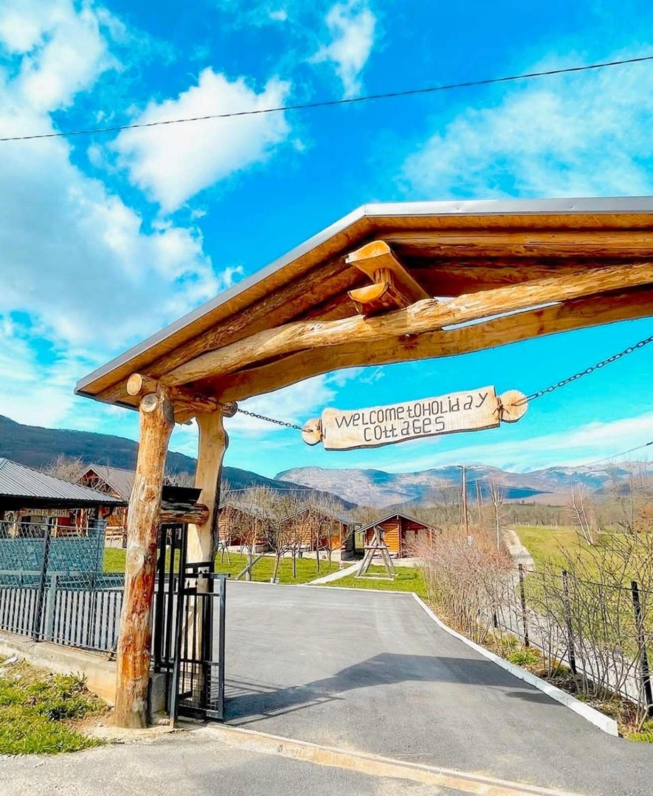 Holiday Bungalows & Food Plav Kültér fotó