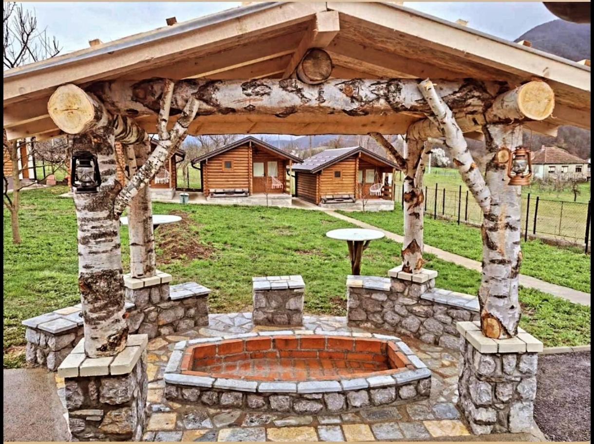 Holiday Bungalows & Food Plav Kültér fotó